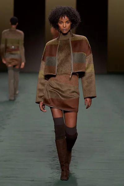 Look 55